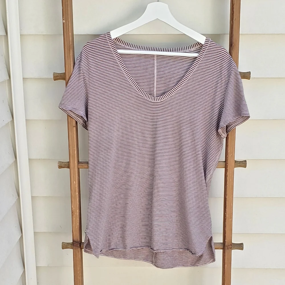 Lululemon V-Neck Striped Tee Size 10